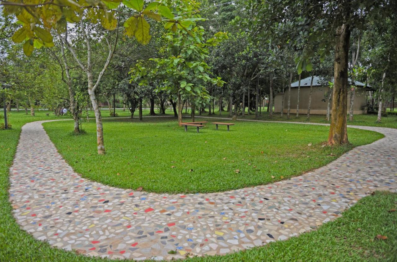 Sarah Resort Gazipur Exterior photo